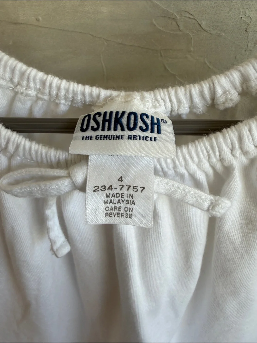 Early 2000s OshKosh B'gosh White Puff Sleeve Tee with Embroidered Flowers 4